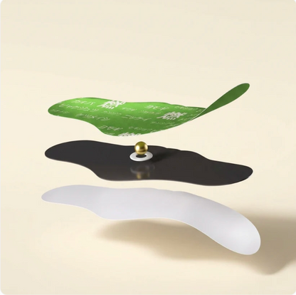 Patch d'équilibre aux herbes japonaises™  Réduit le ballonnement, affine la taille et purifie en douceur — pendant que tu dors.